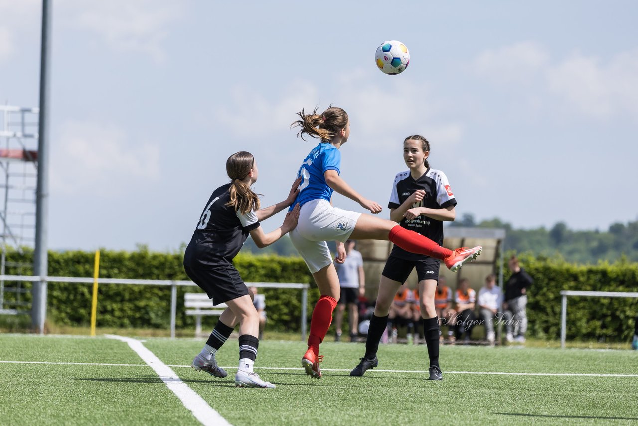 Bild 350 - wBJ SH-Pokalfinale  Holstein-Kiel - SV Viktoria : Ergebnis: 1:0